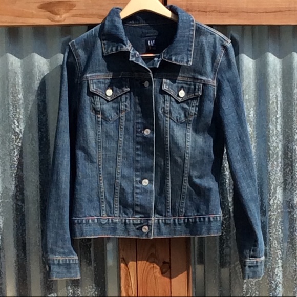 GAP Jackets & Blazers - Gap Classic Jean Trucker Jacket Size M